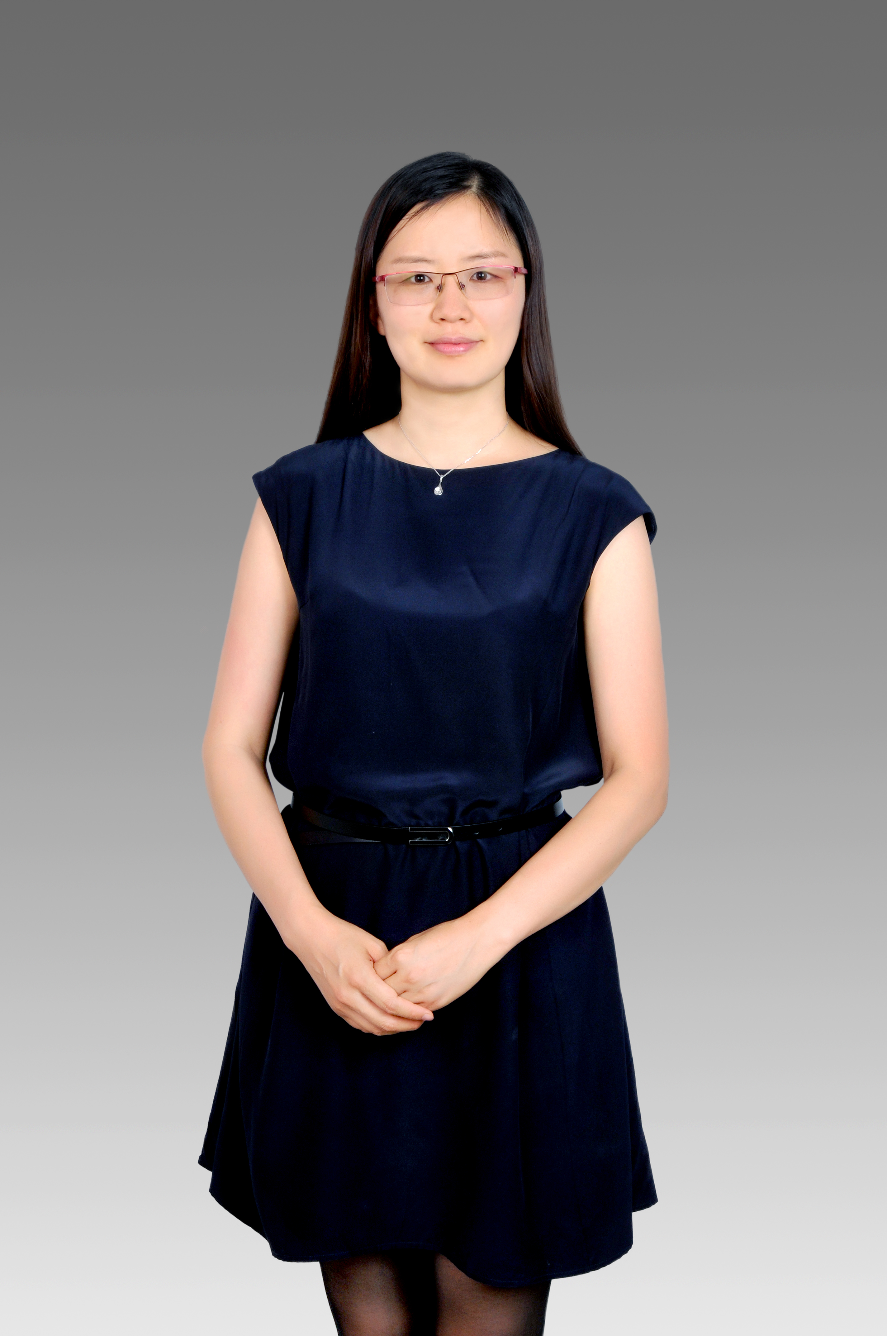 04 性别:女 政治面貌:党员 职称:讲师 学历:博士在读 学位:研究生 e