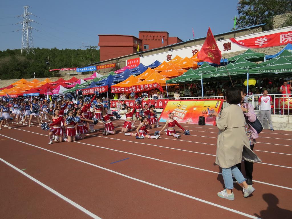 金融学院在2018年山东财经大学春季运动会舜耕校区比赛中捷报频传2018-4-27 (2).jpg