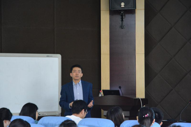 金融学院举办首期“泰山金融学术训练营”.png 金融学院举办首期“泰山金融学术训练营”.png