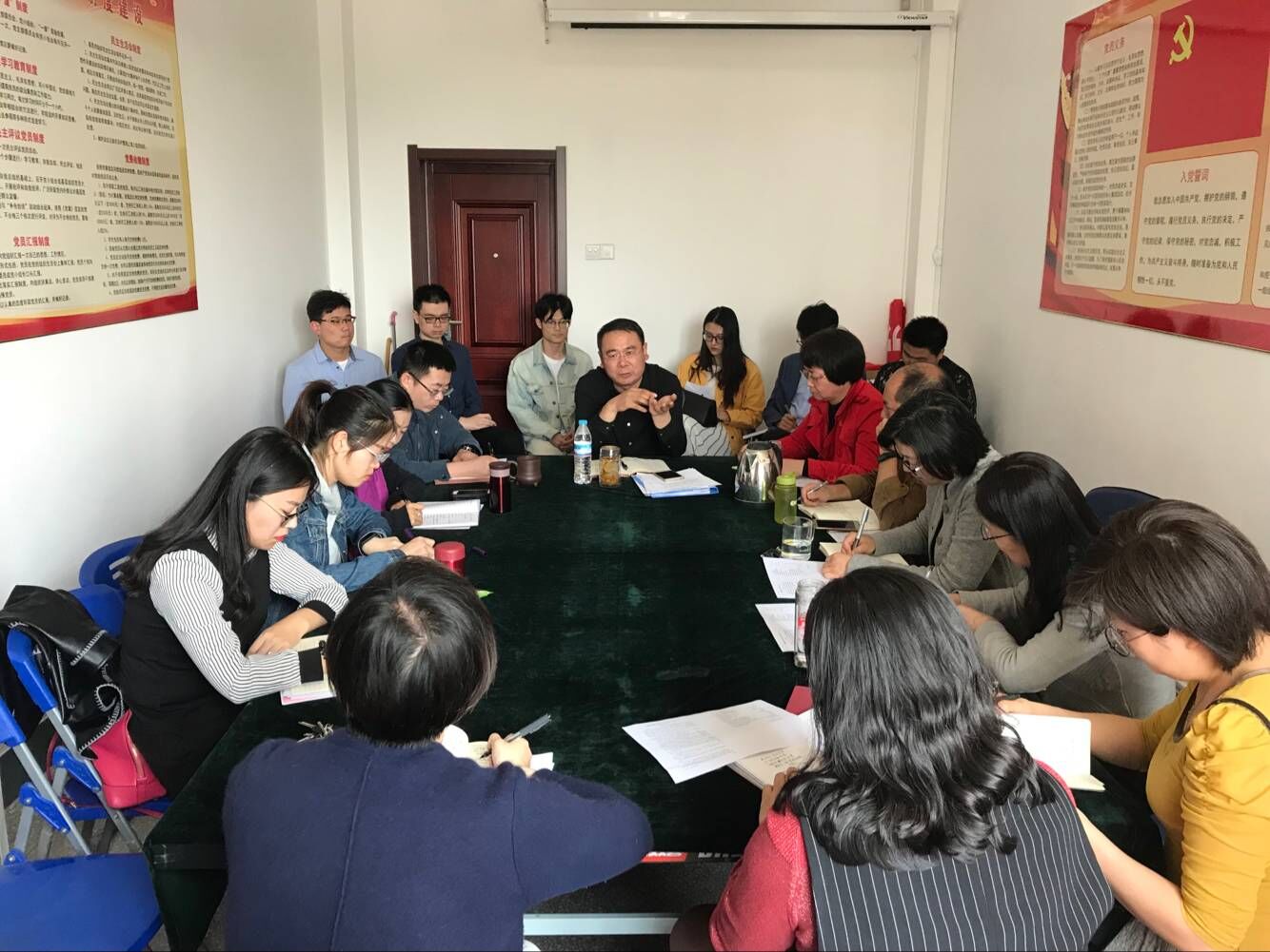 金融学院召开临沂资本交易大会志愿者动员培训会2018-4-24.jpg 金融学院召开临沂资本交易大会志愿者动员培训会2018-4-24.jpg