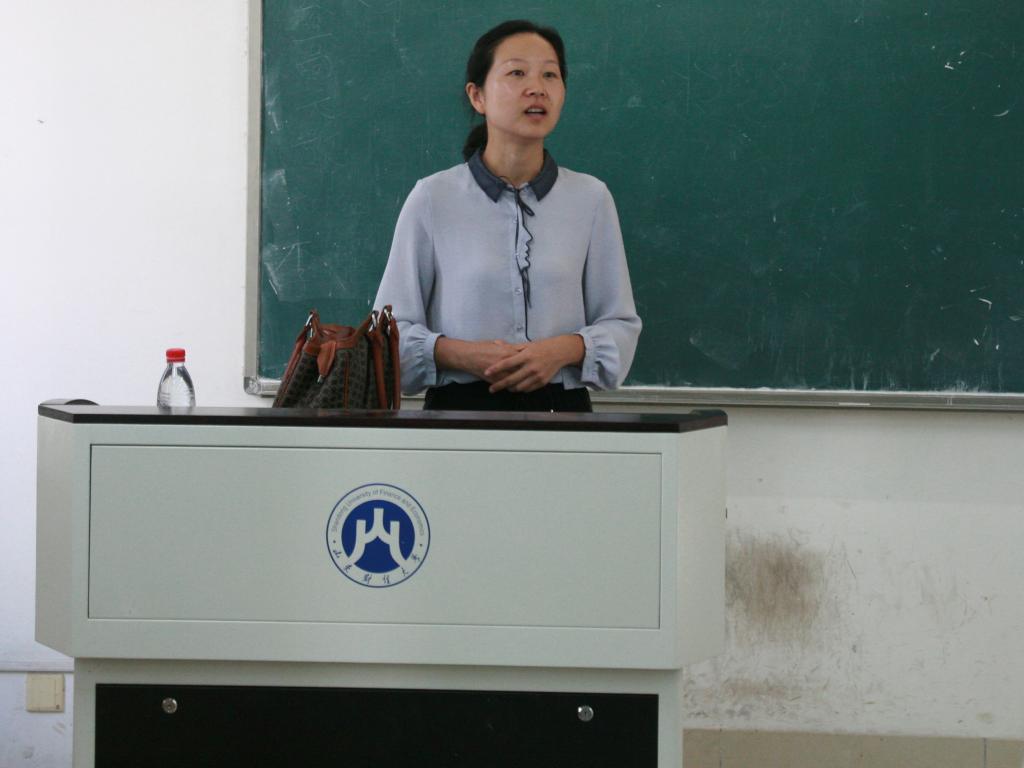 金融学院举办“专业面对面”新生专业教育讲座5.jpg