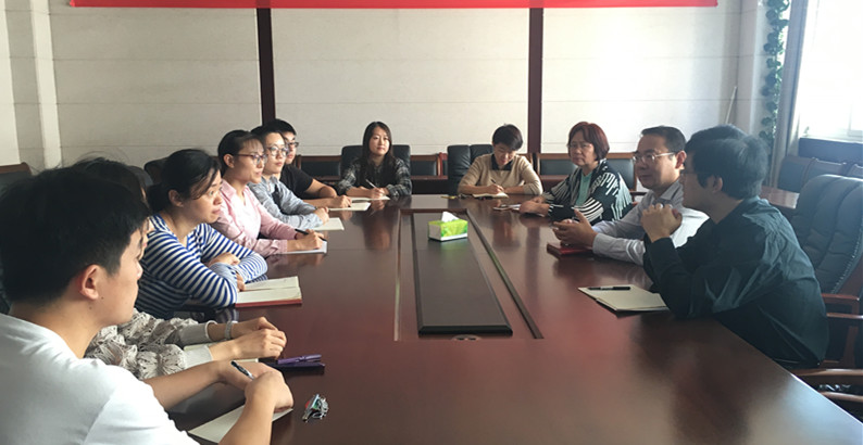 金融学院召开2018级博士新生座谈会.jpg 金融学院召开2018级博士新生座谈会.jpg