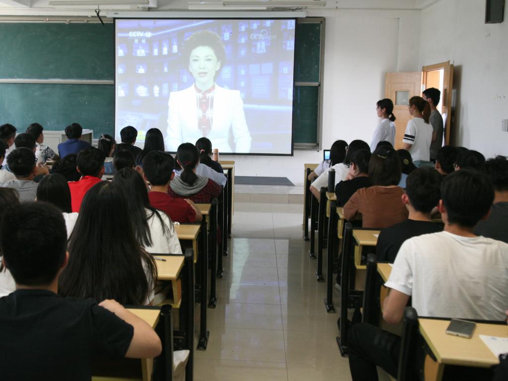 金融学院入党积极分子学习习近平总书记“总体国家安全观”重要讲话2018-4-20 (2).jpg